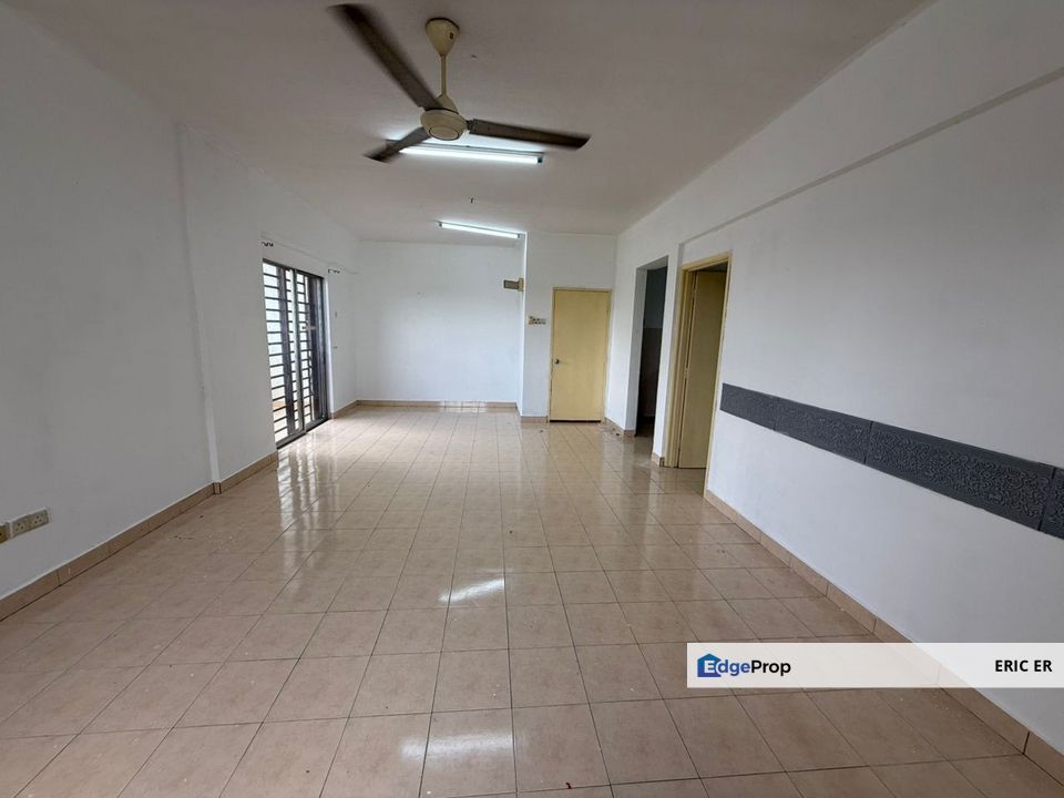 Bayu Puteri 3, Permas Jaya. Three Bedrooms Corner Unit For Sale, Johor, Johor Bahru