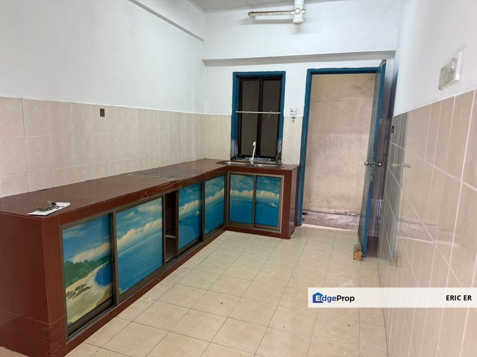 Bayu Puteri 3, Permas Jaya. Three Bedrooms Corner Unit For Sale, Johor, Johor Bahru