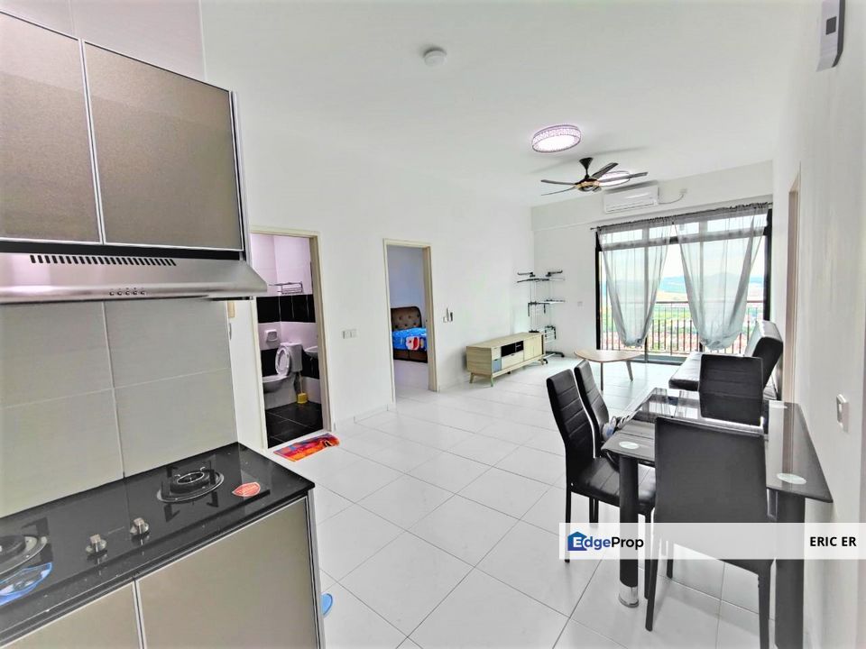 Sky Oasis Apartment, Setia Indah. 2+1 Bedrooms For Rent, Johor, Johor Bahru