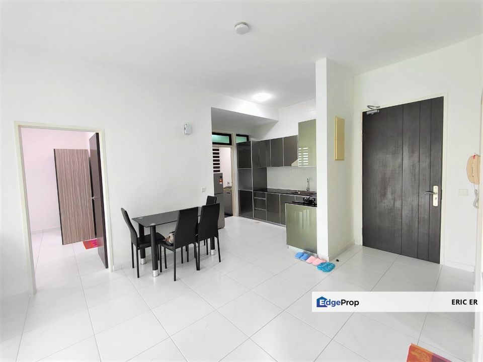 Sky Oasis Apartment, Setia Indah. 2+1 Bedrooms For Rent, Johor, Johor Bahru