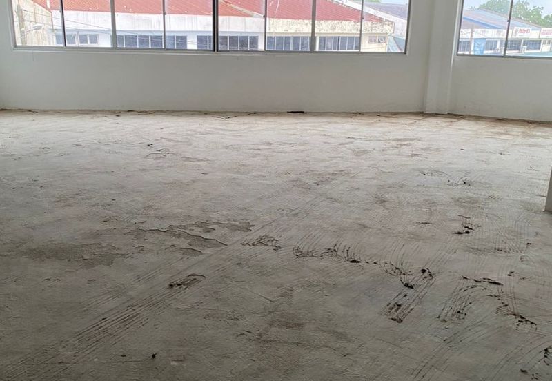 Kawasan Perindustrian Timur, Kulai. 1.5 Storey Terrace Factory Corner Unit For Sale