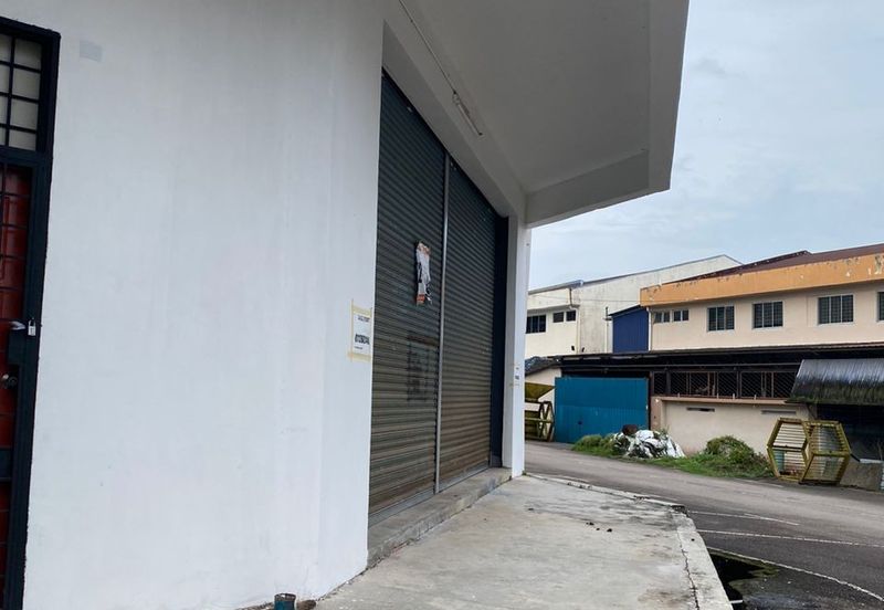 Kawasan Perindustrian Timur, Kulai. 1.5 Storey Terrace Factory Corner Unit For Sale