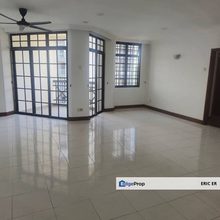 Stulang View Condominium, Johor Bahru. 3 Bedrooms For Sale, Johor, Johor Bahru