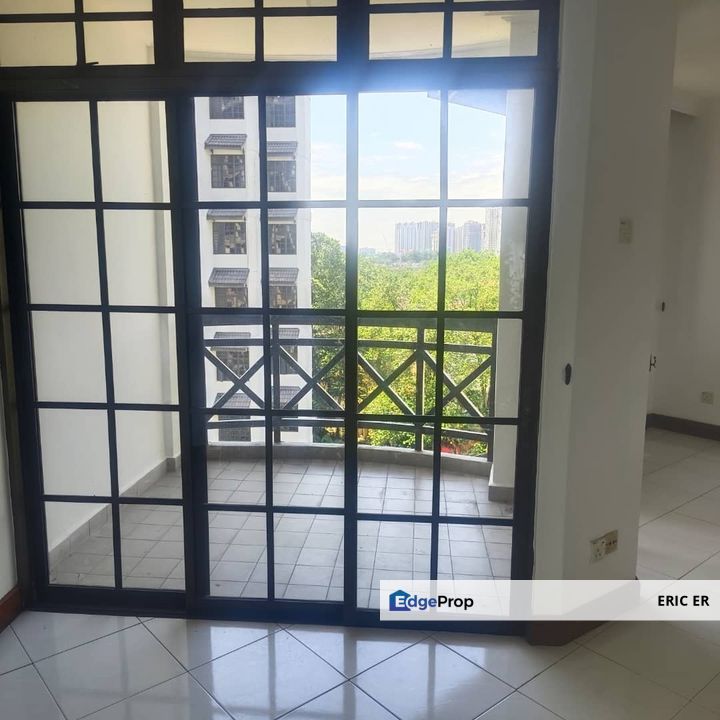 Stulang View Condominium, Johor Bahru. 3 Bedrooms For Sale, Johor, Johor Bahru