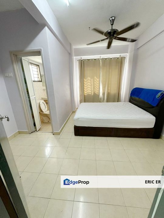 Bayu Puteri 3 Apartment, Permas Jaya. 3 Bedrooms Good Condition Unit For Sale, Johor, Johor Bahru