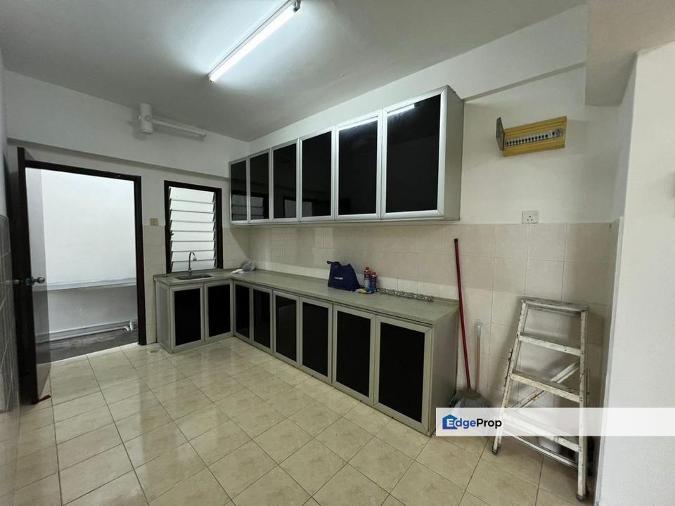 Bayu Puteri 3 Apartment, Permas Jaya 3 Bedrooms For Sale, Johor, Johor Bahru