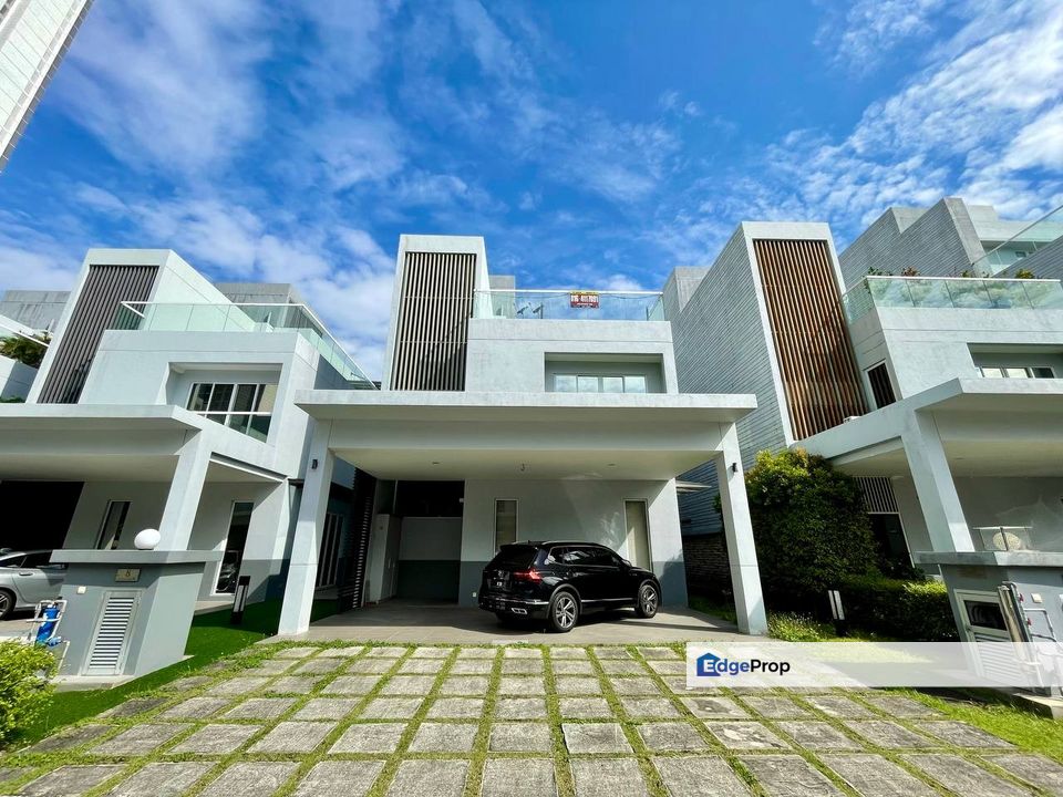 2.5 Storey Zero Lot Bungalow @ Lakefront Villa Cyberjaya, Selangor, Cyberjaya