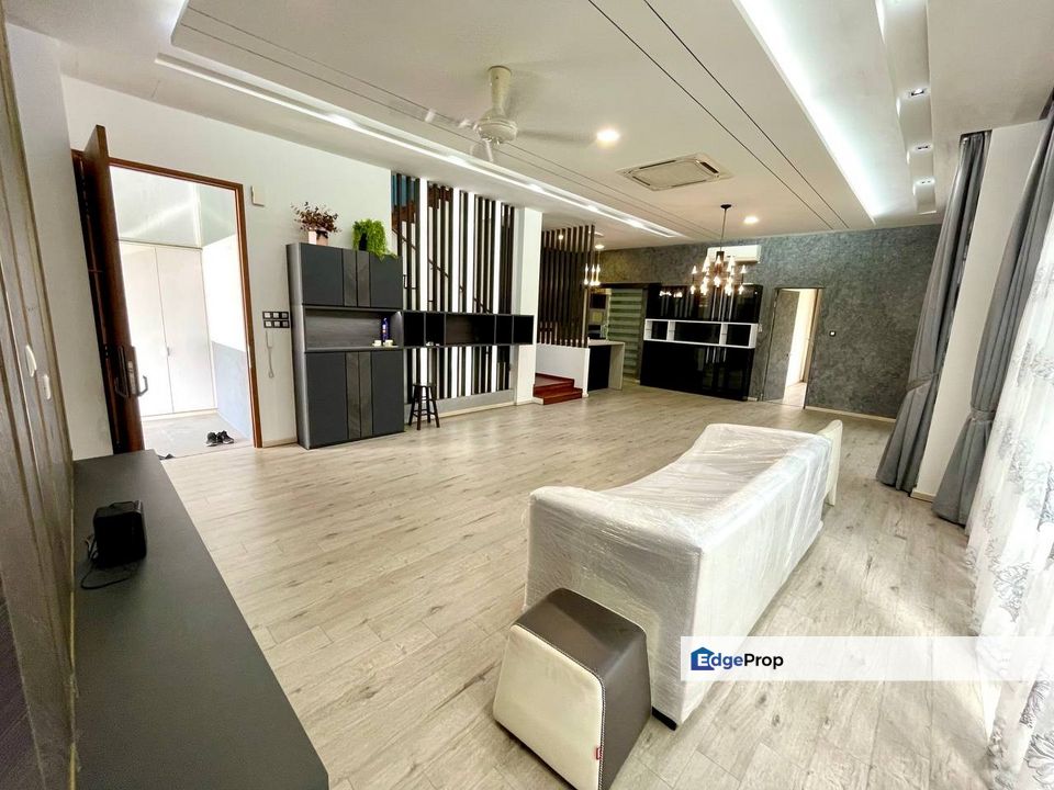 2.5 Storey Zero Lot Bungalow @ Lakefront Villa Cyberjaya, Selangor, Cyberjaya