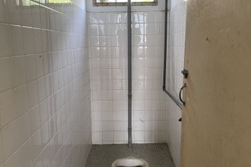 Tmn Cempaka Double Storey House for Sale