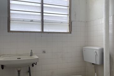 Tmn Cempaka Double Storey House for Sale