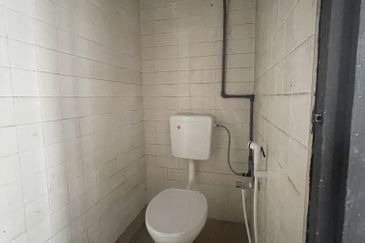 1st Floor Shoplot for Rent