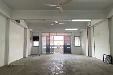 1st Floor Shoplot for Rent