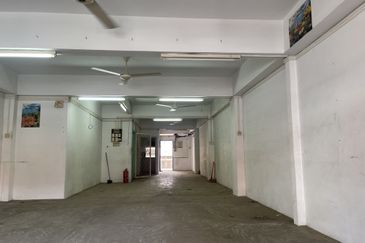 1st Floor Shoplot for Rent