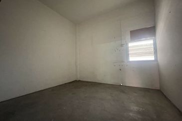 1st Floor Shoplot for Rent