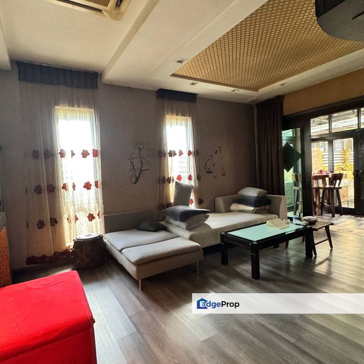 Bayu Villas Bukit Rimau, Shah Alam
Luxurious Renovation 
End Lot With Extra 20 Feets , Selangor, Shah Alam