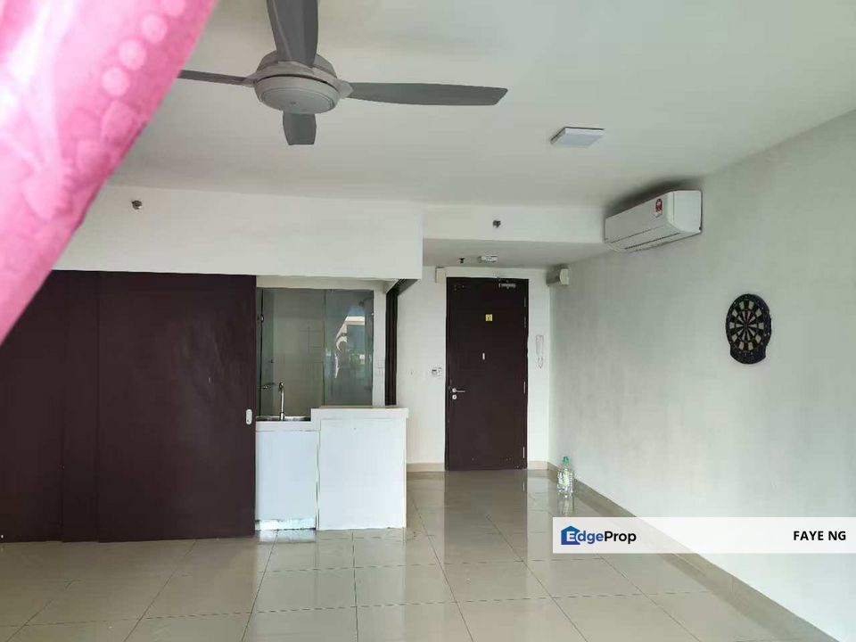 Below Market Trefoil Setia Alam Studio Partial Furnish Opposite of Setia City Mall, Strategic location, Center of Setia Alam RM240k only, Selangor, Setia Alam/Alam Nusantara