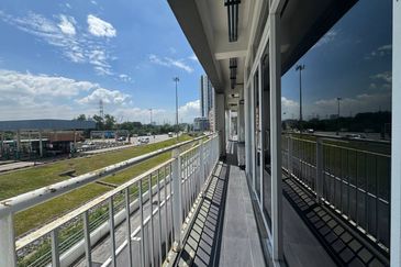 Ostia Bangi Business Avenue