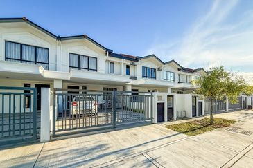 Parkfield Residences, Tropicana Heights