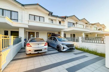 Parkfield Residences, Tropicana Heights