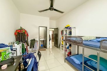 Parkfield Residences, Tropicana Heights