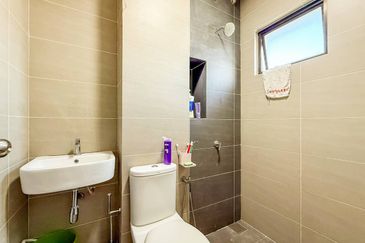 Parkfield Residences, Tropicana Heights