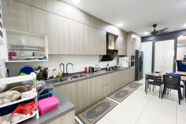 Damaris @ Ara Sendayan