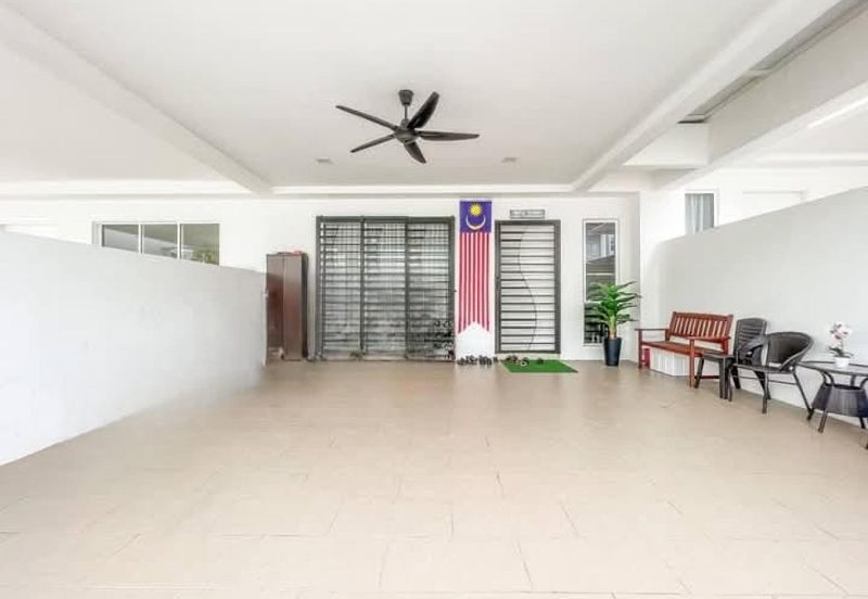 Damaris @ Ara Sendayan