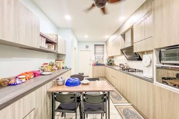 Damaris @ Ara Sendayan