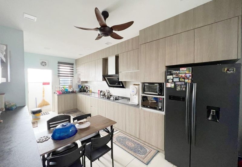 Damaris @ Ara Sendayan