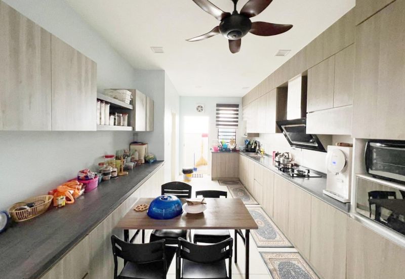 Damaris @ Ara Sendayan