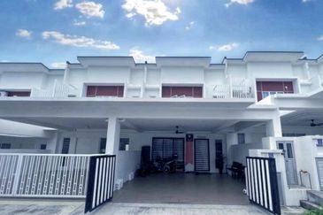 Damaris @ Ara Sendayan