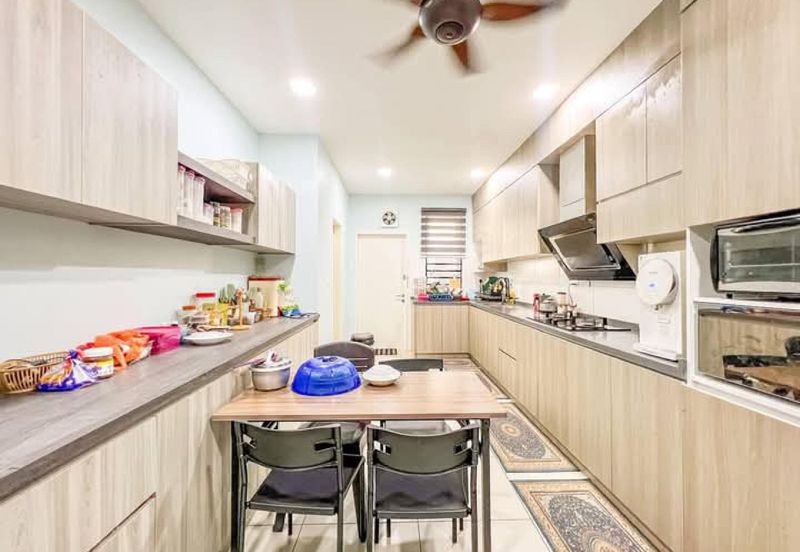 Damaris @ Ara Sendayan