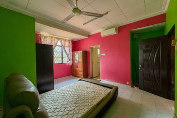 Taman Laman Desa, Desa Latania