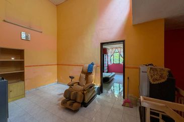 Taman Laman Desa, Desa Latania