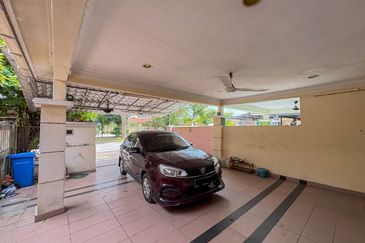 Taman Laman Desa, Desa Latania