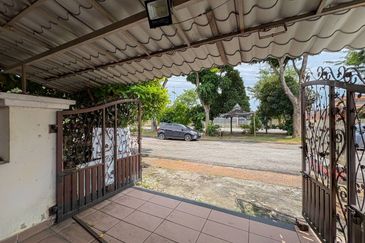 Taman Laman Desa, Desa Latania