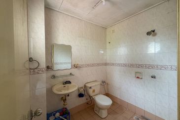 Taman Laman Desa, Desa Latania