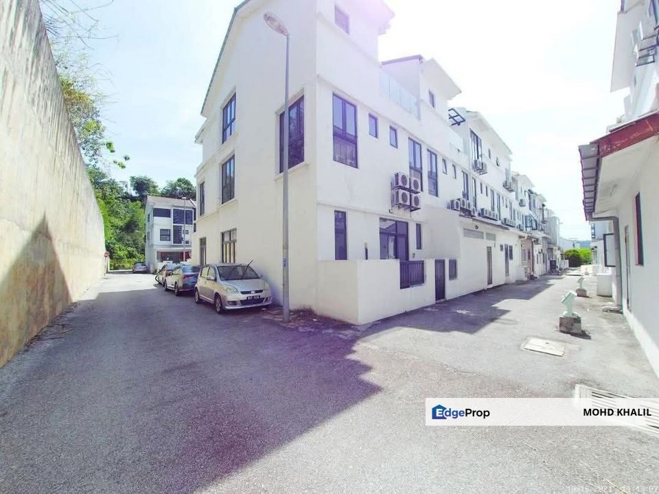 Eden, Taman Serdang Heights, Seri Kembangan  3-Storey End Lot | FULLY FURNISHED 🛋️✨, Selangor, Puncak Jalil