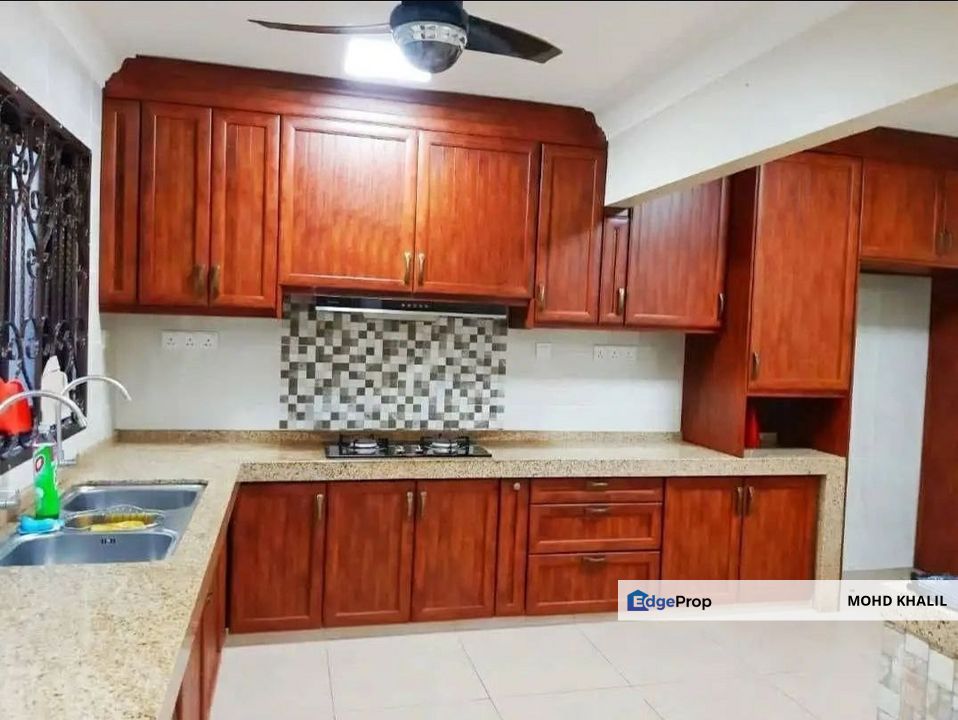 SS 12, Subang Jaya  Double Storey Terrace  RENOVATED & PARTLY FURNISHED 🏡 4B4B 🔑 KITCHEN CABINET & WARDROBES 🛋️, Selangor, Subang Jaya