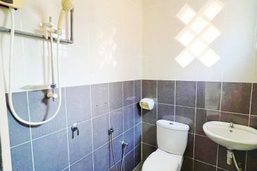 Taman Tasik Semenyih (Lake Residence)