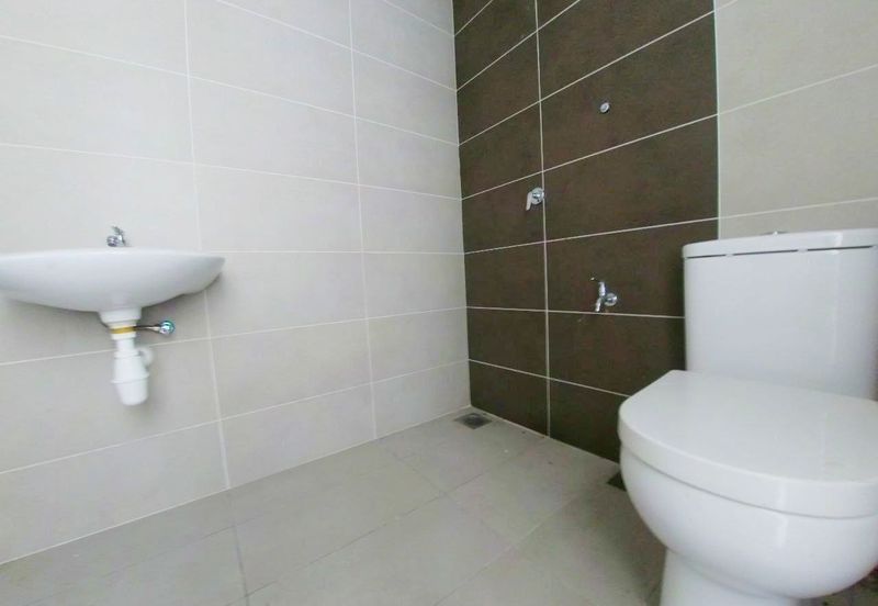 Monet Lily @ Sunsuria City