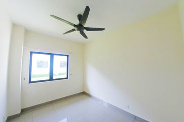 Monet Lily @ Sunsuria City