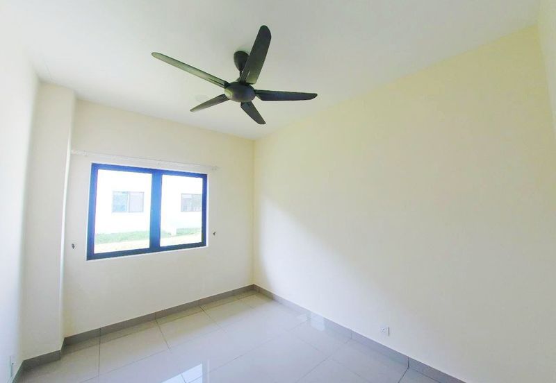 Monet Lily @ Sunsuria City