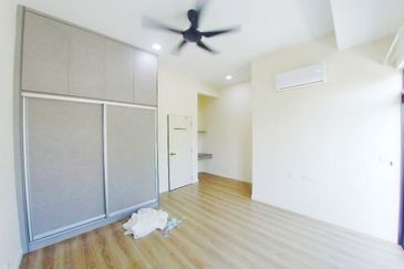 Monet Lily @ Sunsuria City