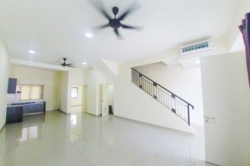 Monet Lily @ Sunsuria City