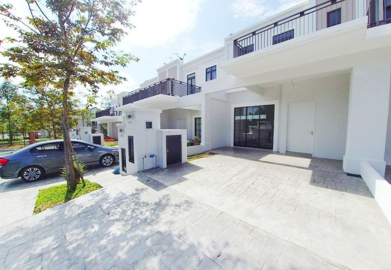 Monet Lily @ Sunsuria City