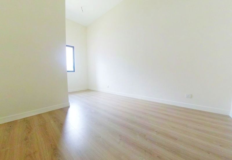 Monet Lily @ Sunsuria City