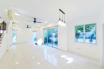 Parkfield Residences, Tropicana Heights