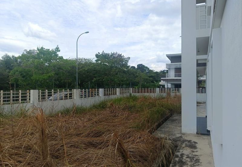 NILAI IMPIAN (LAMAN AZALEA)