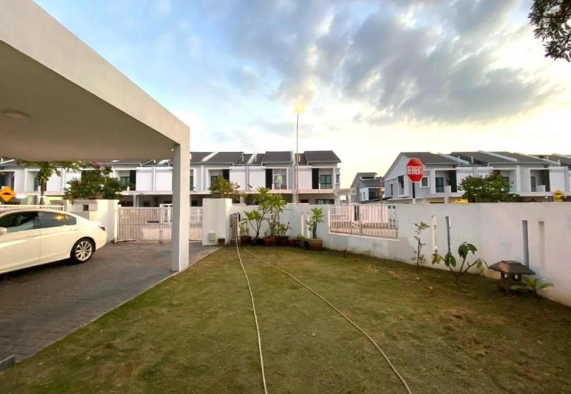 Laman Delfina @ Nilai Impian